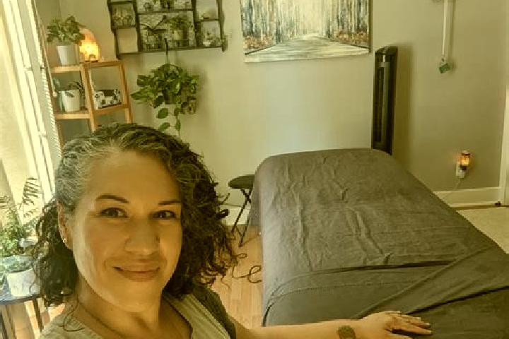 Chloe, 38, a auburn amber-eyed ebony companion based in Pont-Remy. Offering Erotic Massage, CIM, A-Level, Tantra, 69. Available for incall and outcall, day a...