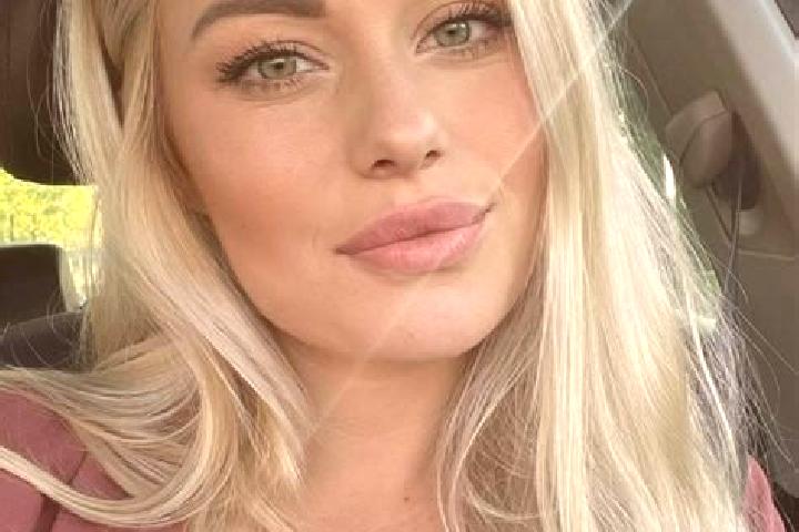 Chloe, 38, a blonde hazel-eyed mediterranean companion based in Kromsdorf. Offering Girlfriend Experience, Overnight, Roleplay, Tantra. Available for incall ...