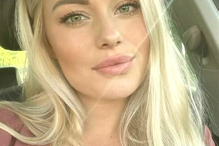 Chloe, 38, a blonde hazel-eyed mixed companion based in Tiguha. Offering Prostate Massage, Dinner Date, A-Level. Available for incall and outcall, day and ev...