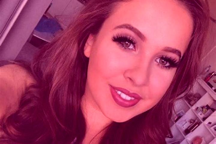 Chloe, 38, a brunette grey-eyed european companion based in Pankeng. Offering Roleplay, 69, BDSM, Girlfriend Experience. Available for incall and outcall, ov...