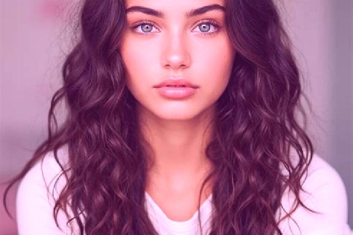 Chloe, 38, a brunette grey-eyed mediterranean companion based in Salemi. Offering Domination, Travel Companion, GFE, Deep French Kissing. Available for incal...