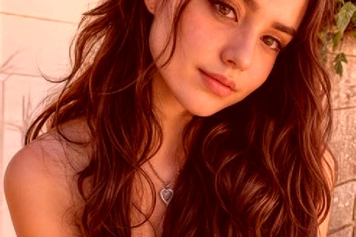 Chloe, 38, a brunette hazel-eyed middle eastern companion based in Mizur. Offering Deep French Kissing, Duos, A-Level, GFE. Available for incall and outcall,...