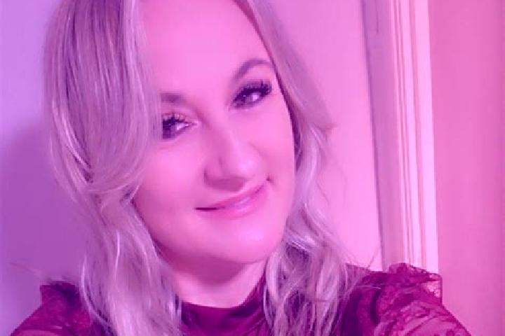 Chloe, 38 — Escort in Bollington, United Kingdom