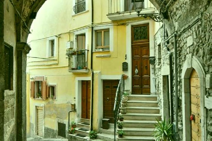 Chloe, 38 — Escort in Pratola Serra, Italy