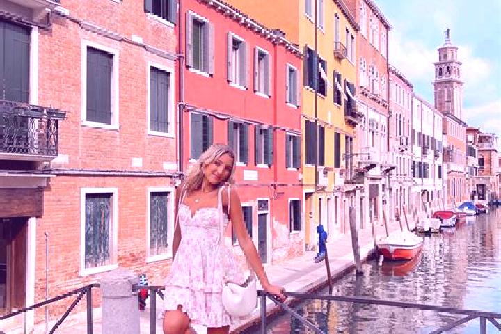 Chloe, 38 — Escort in Venice, Italy