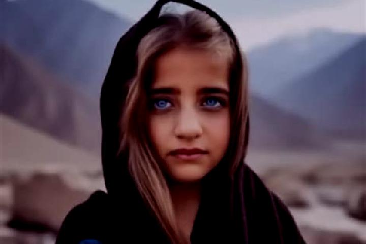 Chloe, 39, a auburn dark-eyed middle eastern companion based in Chinameca. Offering Roleplay, Travel Companion, OWO, Massage. Available for incall and outcal...