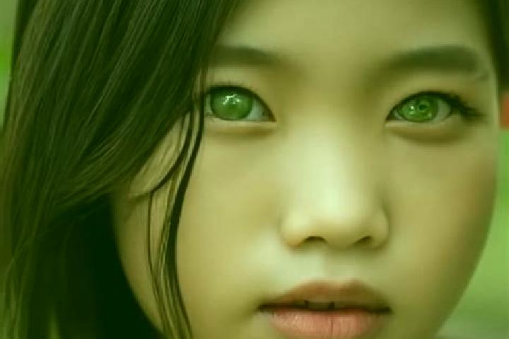 Chloe, 39, a auburn green-eyed asian companion based in Irina. Offering BDSM, OWO, Dinner Date. Available for incall and outcall, overnight bookings available.