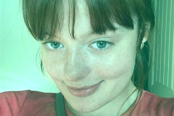 Chloe, 39, a red brown-eyed indian companion based in Archlebov. Offering BDSM, Erotic Massage, Travel Companion. Available for incall and outcall, overnight...