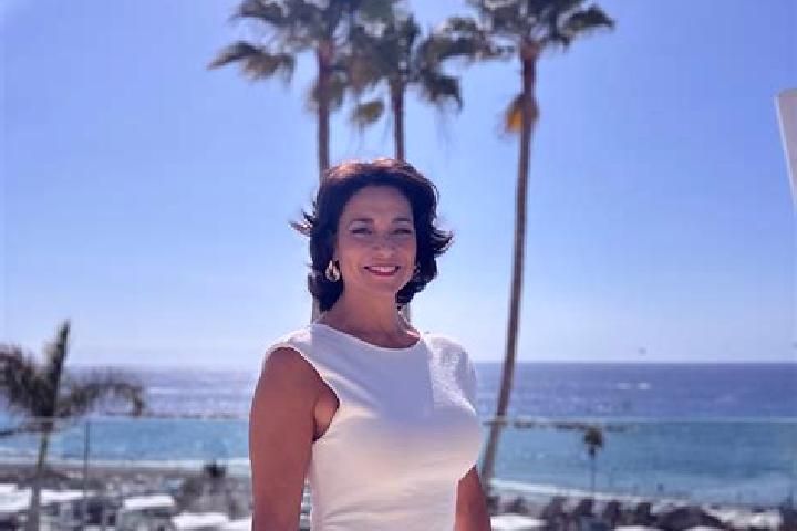 Chloe, 39 — Escort in Encrucijada, Cuba