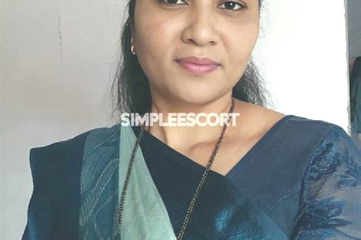 Chloe, 39 — Escort in Karwar, India