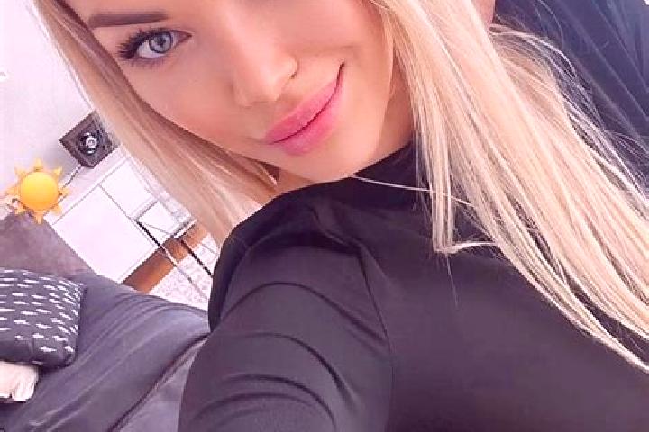 Chloe, 39 — Escort in Libstat, Czech Republic