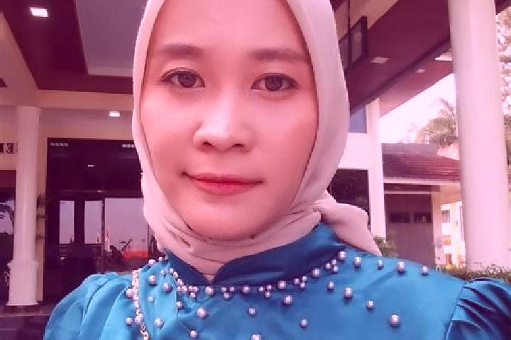 Chloe, 39 — Escort in Wanglu Wetan, Indonesia