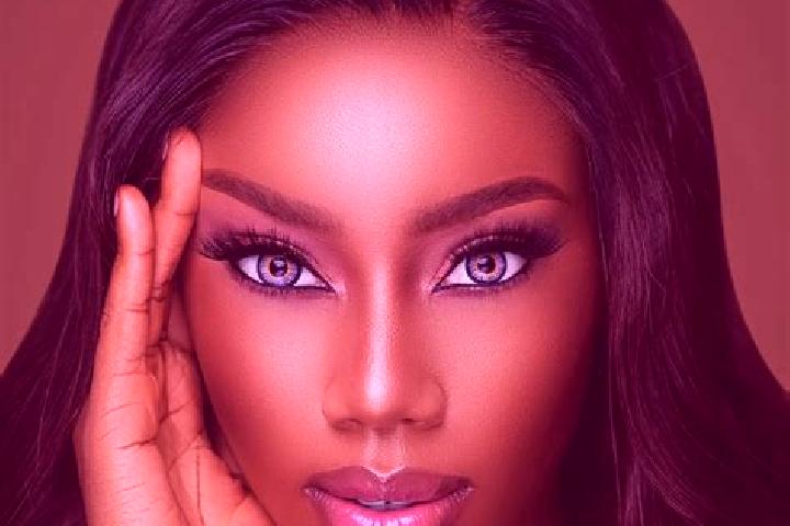 Clara, 20, a chestnut blue-eyed ebony companion based in Chabelley. Offering Striptease, Couples, Duos. Available for incall and outcall, overnight bookings ...