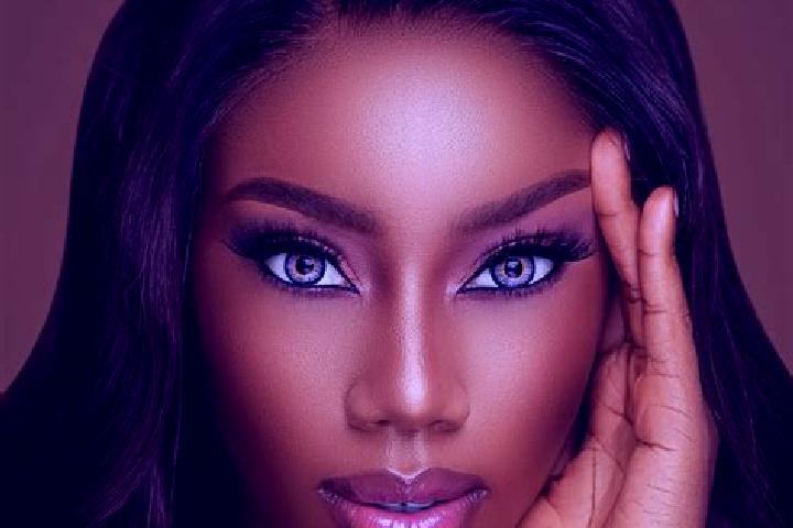 Clara, 20, a chestnut blue-eyed ebony companion based in Villiers. Offering Prostate Massage, Fetish, Striptease. Available for incall and outcall, day and e...