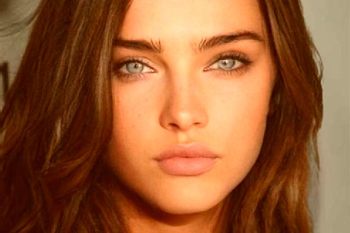 Clara, 20, a chestnut dark-eyed caucasian companion based in Sieniczno. Offering GFE, Duos. Available for incall and outcall, day and evening dates.