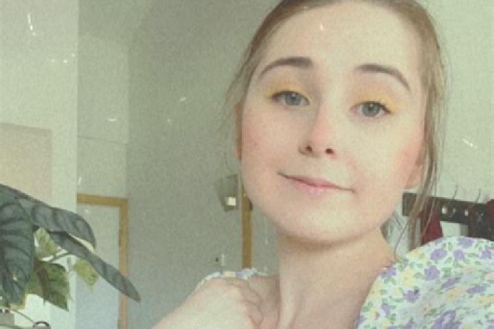 Clara, 20 — Escort in Lorenz Park, United States