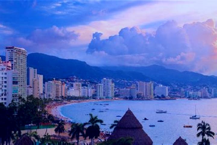 Clara, 20 — Escort in Perla de Acapulco, Mexico