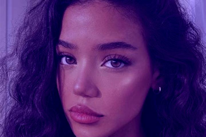 Clara, 21, a black brown-eyed mixed companion based in Remich. Offering OWO, Travel Companion, Duos. Available for incall and outcall, day and evening dates.