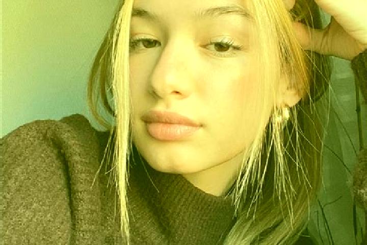 Clara, 21, a blonde brown-eyed indian companion based in Orla. Offering Erotic Massage, Party Girl, CIM. Available for incall and outcall, day and evening da...