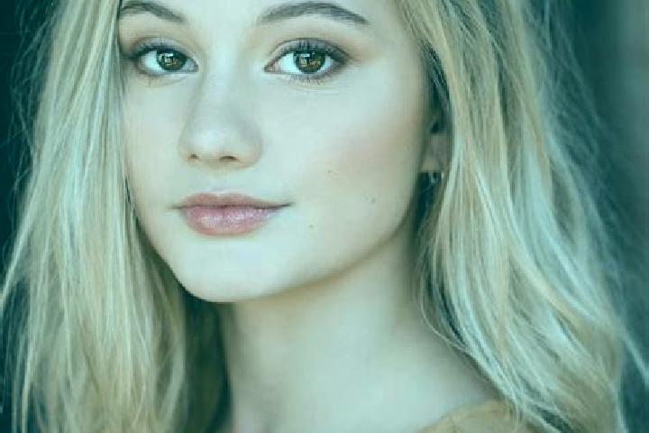 Clara, 21, a blonde brown-eyed middle eastern companion based in Sakiare. Offering Erotic Massage, OWO, A-Level. Available for incall and outcall, day and ev...