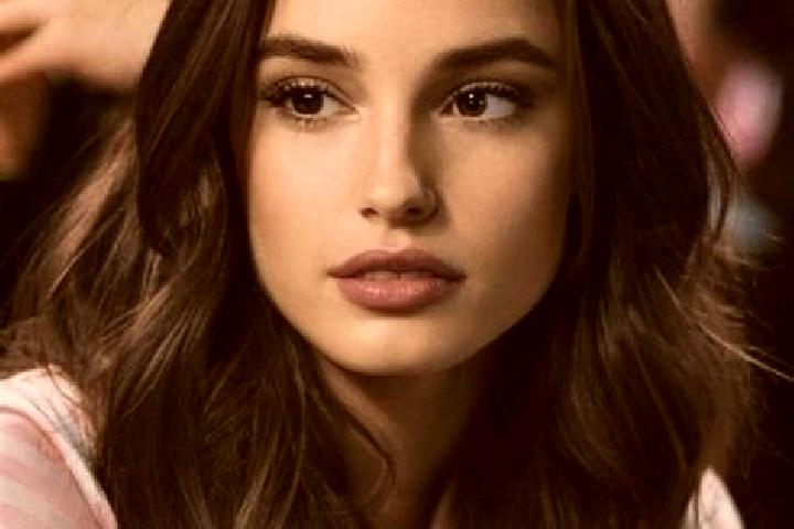 Clara, 21, a brunette brown-eyed asian companion based in Vartaqmish. Offering Massage, Domination. Available for incall and outcall, overnight bookings avai...
