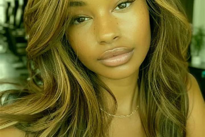 Clara, 21, a dark blonde dark-eyed mixed companion based in Itabera. Offering 69, Erotic Massage, Prostate Massage, Domination. Available for incall and outc...