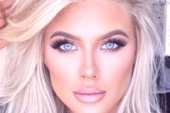 Clara, 21, a platinum blonde brown-eyed latina companion based in Treviso. Offering Fetish, Massage, BDSM. Available for incall and outcall, overnight bookin...