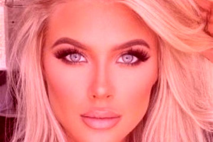 Clara, 21, a platinum blonde hazel-eyed slavic companion based in Zena. Offering Couples, Roleplay, Erotic Massage. Available for incall and outcall, overnig...