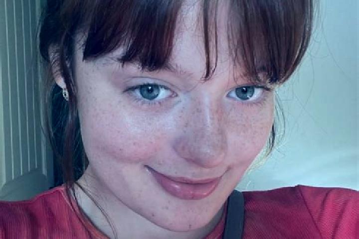 Clara, 21, a red dark-eyed mixed companion based in Alangouanou. Offering Duos, BDSM, 69. Available for incall and outcall, day and evening dates.