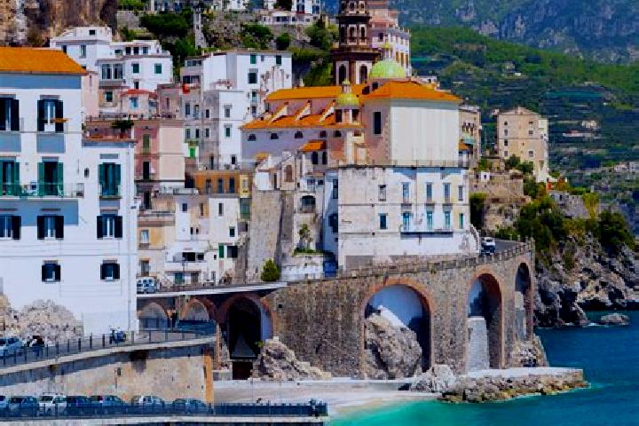 Clara, 21 — Escort in Bagnasco, Italy