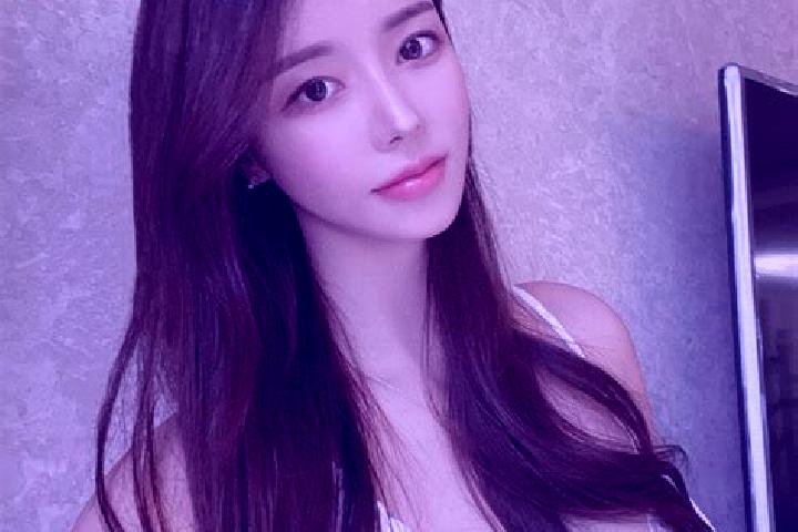 Clara, 21 — Escort in Guzhuyingzi, China