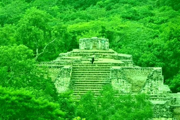 Clara, 21 — Escort in Maya Balam, Mexico