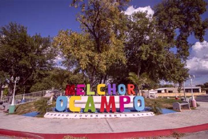 Clara, 21 — Escort in Melchor Ocampo, Mexico