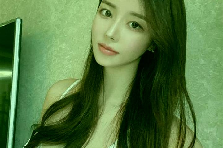 Clara, 21 — Escort in Petagas, Malaysia