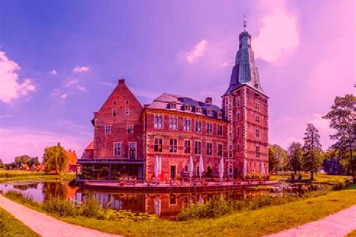 Clara, 21 — Escort in Straelen, Germany