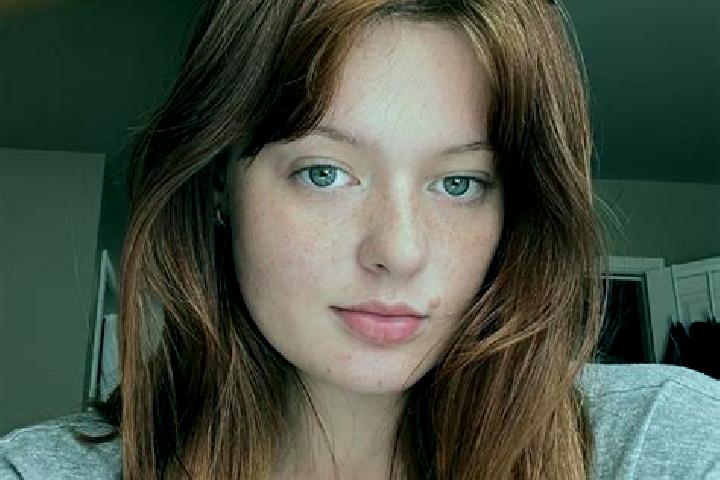 Clara, 22, a auburn blue-eyed caucasian companion based in Vinh Yen. Offering Striptease, Massage. Available for incall and outcall, overnight bookings avail...
