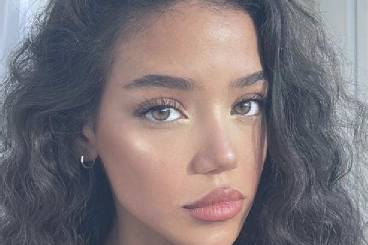 Clara, 22, a black brown-eyed mediterranean companion based in Bellport. Offering Girlfriend Experience, Travel Companion, Couples. Available for incall and ...