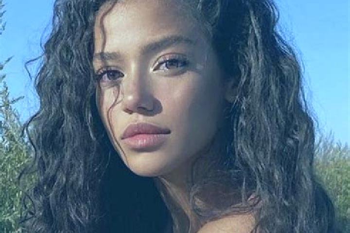 Clara, 22, a black green-eyed latina companion based in Portland West. Offering Tantra, Couples, Prostate Massage, GFE. Available for incall and outcall, day...