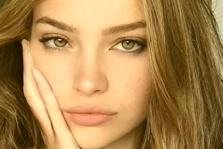 Clara, 22, a blonde hazel-eyed latina companion based in Vez. Offering Roleplay, CIM, OWO, Girlfriend Experience. Available for incall and outcall, day and e...