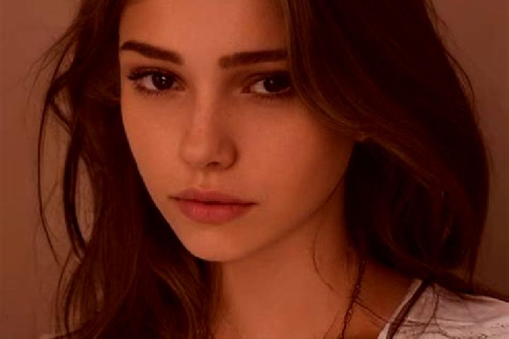 Clara, 22, a brunette dark-eyed slavic companion based in Pewsum. Offering Dinner Date, GFE. Available for incall and outcall, overnight bookings available.