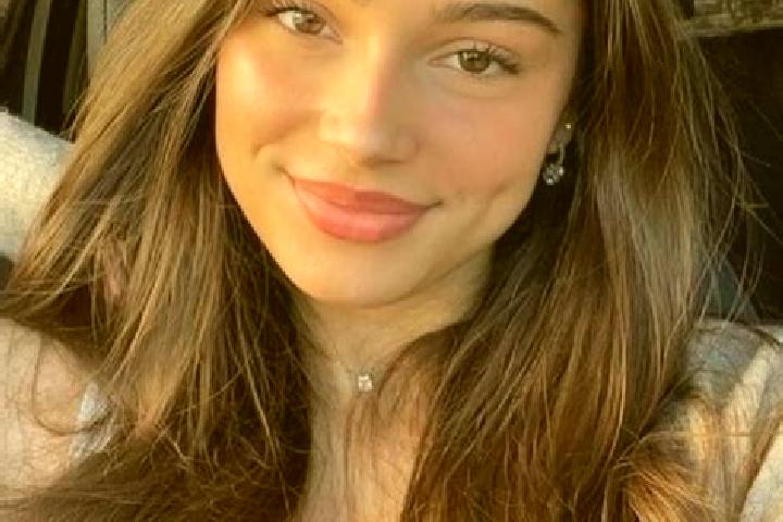 Clara, 22, a brunette hazel-eyed slavic companion based in Turucu. Offering Duos, CIM, A-Level, Dinner Date. Available for incall and outcall, day and evenin...