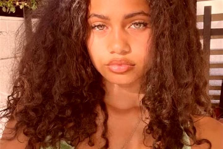 Clara, 22, a red green-eyed mixed companion based in Buchhorst. Offering GFE, Dinner Date, Overnight, Deep French Kissing. Available for incall and outcall, ...