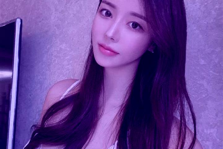 Clara, 22 — Escort in De an, China