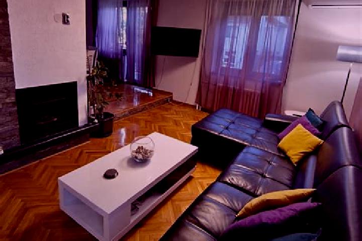 Clara, 22 — Escort in Kamenica, Serbia