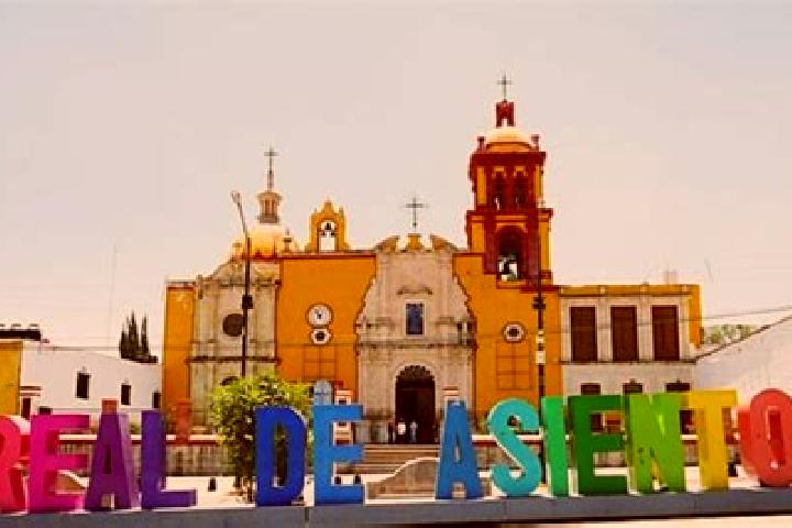 Clara, 22 — Escort in Norias del Paso Hondo, Mexico