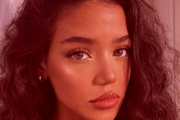 Clara, 23, a black brown-eyed mixed companion based in Kavustuk. Offering Tantra, A-Level, Overnight, Duos, Deep French Kissing. Available for incall and out...