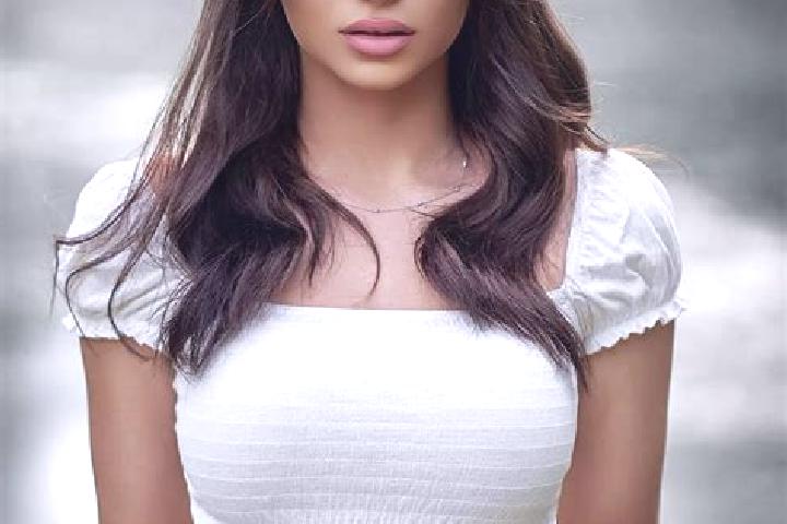 Clara, 23, a brunette brown-eyed caribbean companion based in Oberweissbach. Offering BDSM, 69. Available for incall and outcall, day and evening dates.