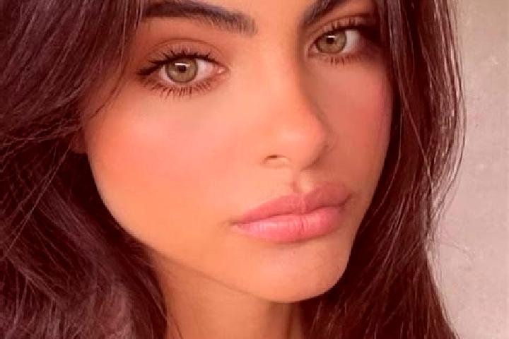 Clara, 23, a brunette dark-eyed asian companion based in Jiquirica. Offering Duos, Tantra, Travel Companion. Available for incall and outcall, day and evenin...