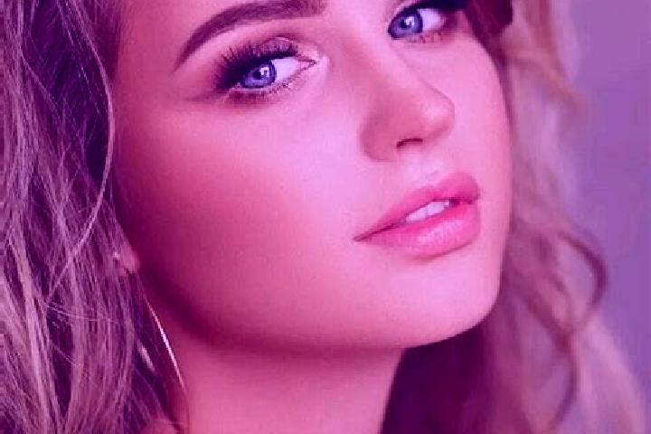 Clara, 23, a dark blonde blue-eyed slavic companion based in Agadez. Offering Deep French Kissing, Erotic Massage, OWO, Roleplay. Available for incall and ou...