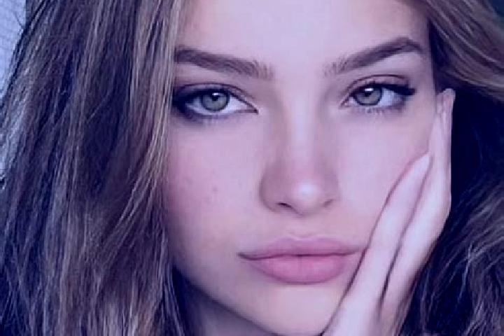 Clara, 23, a dark blonde hazel-eyed mixed companion based in Tentenan. Offering Erotic Massage, Deep French Kissing, Party Girl, Prostate Massage, A-Level. A...